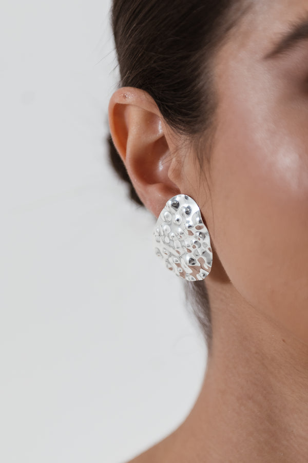 Brinco Espada Martelado - Juliana Prata